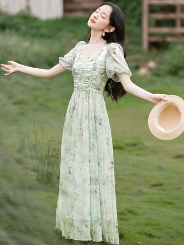 法式仙女裙方领绿色长裙碎花小裙子茶歇连衣裙女夏季新款