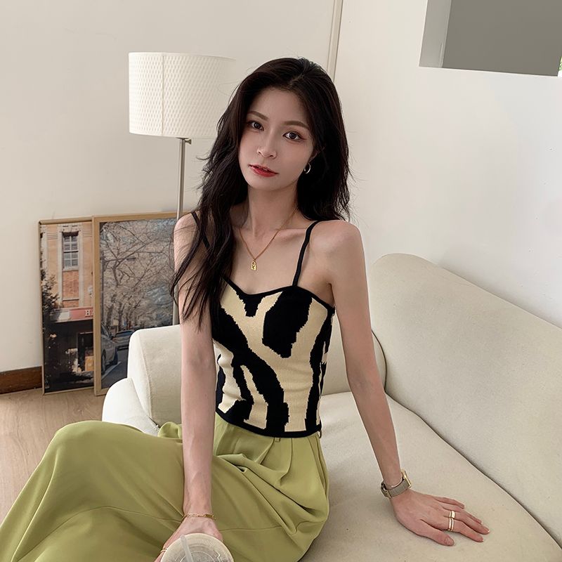 2024 New Korean Style Slim Fit Versatile Age Reducing Short Style Hot Girl Cow Knitted Suspender Top Women's Ice Cool Silk