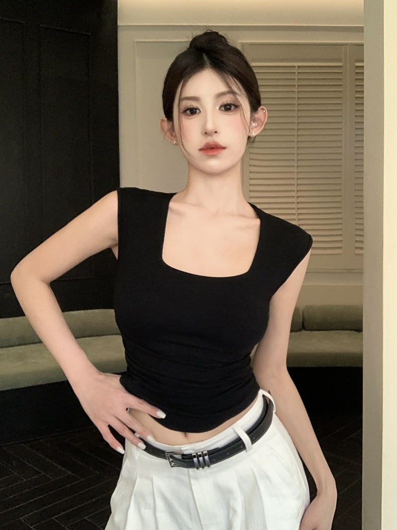 Real shot of summer French retro slim fit anti-exposure square collar sleeveless vest for women short hot girl top