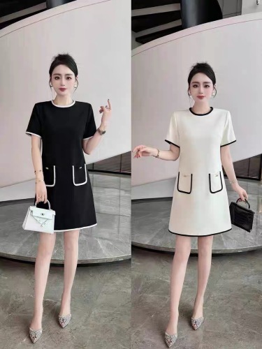 Shenzhen Nanyou high-quality women's clothing 2024 summer new fashion heavy industry contrast button pocket embellished dress