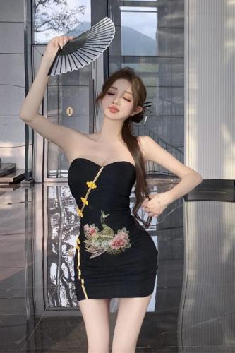 Real shot of hot girl’s national style slimming short dress