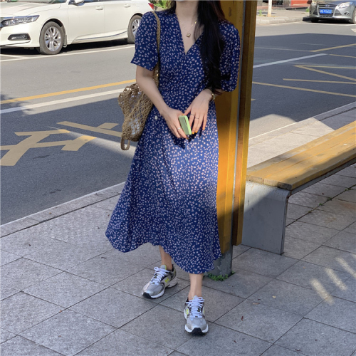 Tea break French style high-end blue floral V-neck dress plus size slightly chubby mm waist-slimming age-reducing long skirt