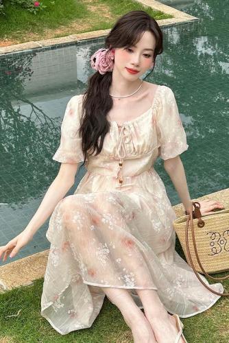 Actual shot of 2024 new summer style French gentle style lace-up square collar printed textured chiffon waist tea break skirt