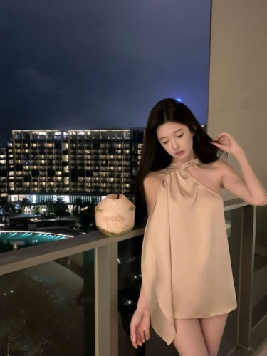 JoyingLimit 香槟色缎面上衣女夏季高级感宽松显瘦系带小衫小个子