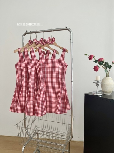 Love emergency Korean style red plaid sleeveless waist suspender skirt for women summer slimming short skirt