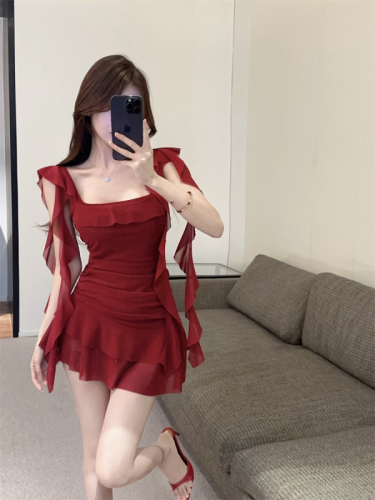 Real shot ~ A bright red girl with irregular ribbon dress, sexy pleated ruffle suspender skirt