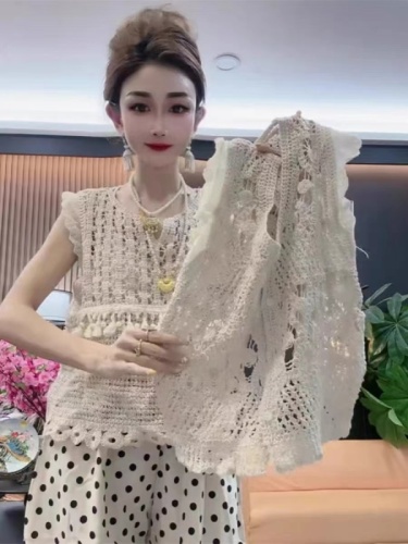 2024 Retro Hollow Crochet Lace Knitted Vest Women’s Summer Niche Chic Short Sleeveless Top