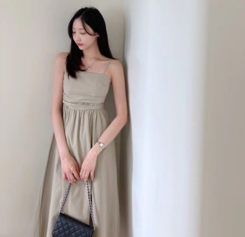 South Korea's Dongdaemun summer temperament commuting pleated sleeveless high-waist slim camisole long skirt