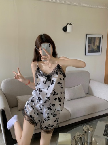 Real shot of ice silk pajamas, summer Internet celebrity style suspender shorts, two-piece set of chiffon home clothes, sweet and pure style