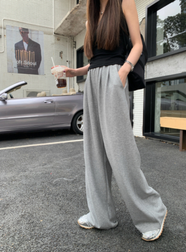 Real shot of loose wide-leg casual pants