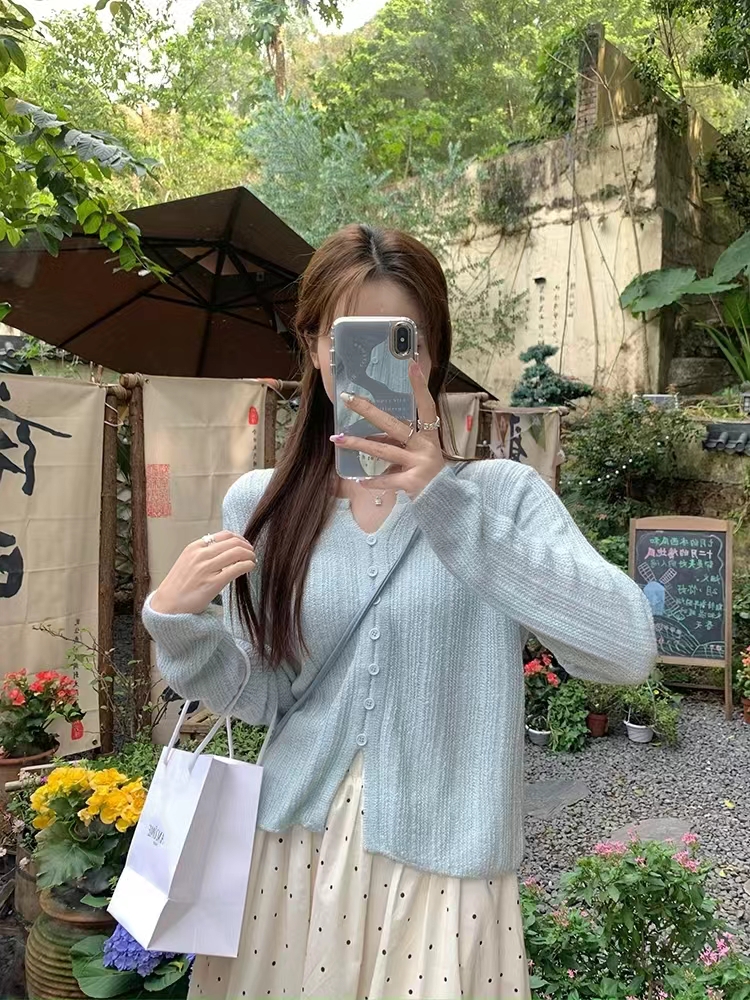 Women's Long-Sleeve Knit Top with Gentle Wind Texture, Small V Neck, Hooded, Sunscreen and Windproof, Short-Sleeve, Suitable for Petite Figures