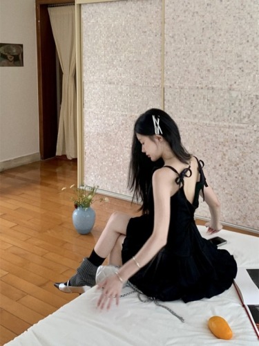 Actual shot~Yang Xiaolu, waist ratio, small backless design, splicing heavy industry suspender cake dress