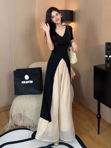 Pear-shaped figure black v-neck dress for women summer 2024 new style French style stunning and super nice long dress