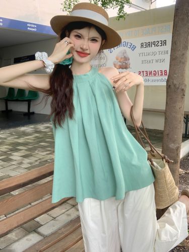 Real shot of solid color pleated halterneck summer loose wide-leg pants and casual pants two-piece temperament suit