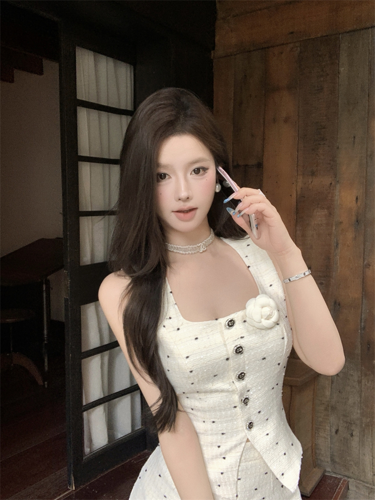 Real Shot French Princess Small Scent Storm Point Backless Half Skirt Waist-increasing Summer Elegance Top Set 
