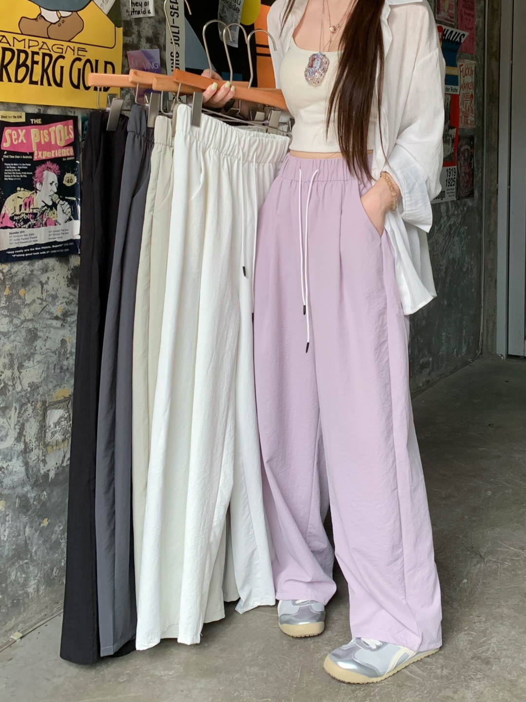 Real shot of summer thin high-waisted loose banana scimitar pants that look slim and versatile wide-leg pants
