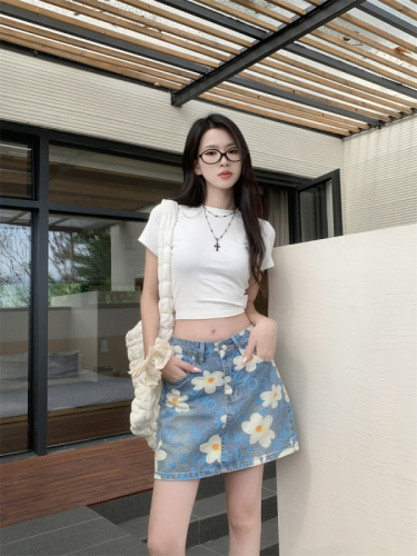 Actual shot~New daisy design sweet and cool denim skirt with high waist and slimming A-line hip skirt