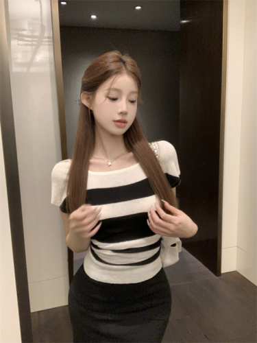 Actual shot of black and white striped backless sweater slim fit top