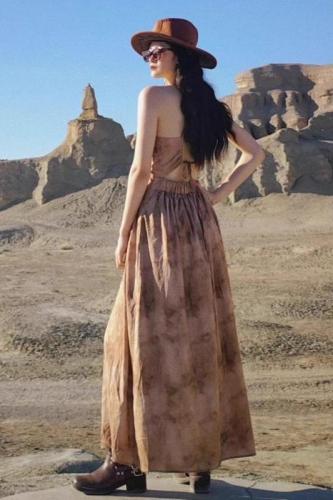 New Chinese style pure desire dress women's summer seaside vacation high-end V-neck waist backless halter neck ins desert long dress