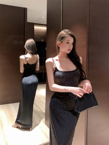 Real shot of suspender skirt, sexy thin shimmering diamond hip skirt, long slit dress