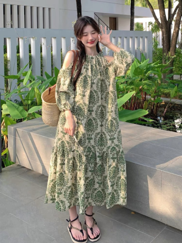 Green floral off-shoulder dress for women 2024 summer new French retro loose seaside resort style long skirt