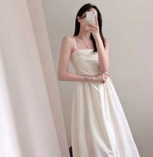 South Korea's Dongdaemun summer temperament commuting pleated sleeveless high-waist slim camisole long skirt