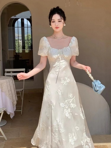 Temperament, romantic, light and luxurious, new Chinese style dress, new spring dress for small people, new design, 2024 Tyndall outfit