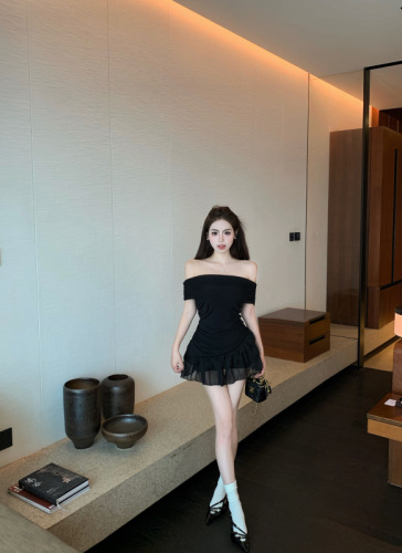Real shot!  Pure Desire One Shoulder Short Top Women's High Waist Slim Cake Skirt Two-piece Suit