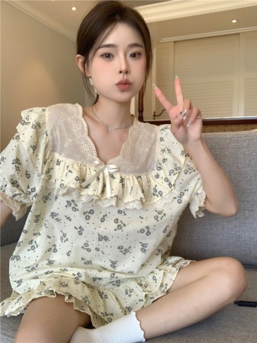 Real shot of Korean version of sweet princess style floral heavy embroidery lace loose cotton V-neck home wear suit