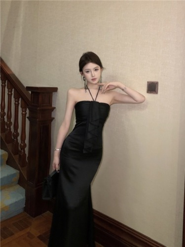 Real shot~Sexy one-line collar halterneck strapless pleated satin slim long dress
