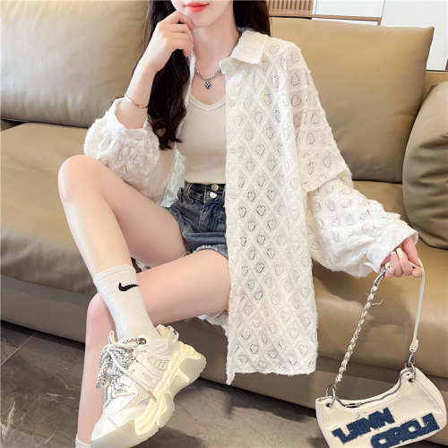 Actual shot of Internet celebrity ins trendy and super popular sun protection clothing for women in summer, loose and casual design, niche and versatile tops