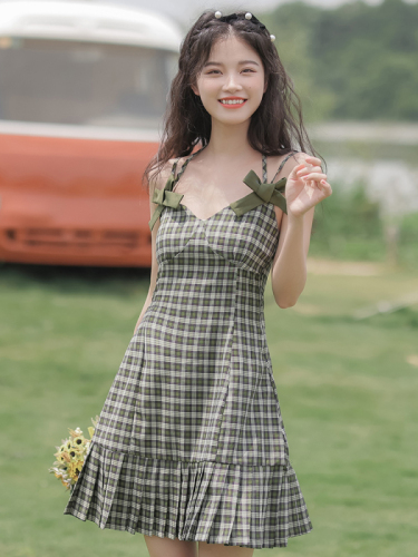 Small forest girl suspender dress women's summer French sweet high-end cold style green plaid skirt