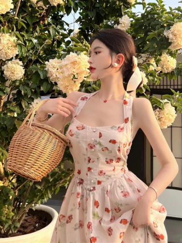 French retro floral halterneck dress 2024 new women's summer temperament high-end niche design suspender skirt