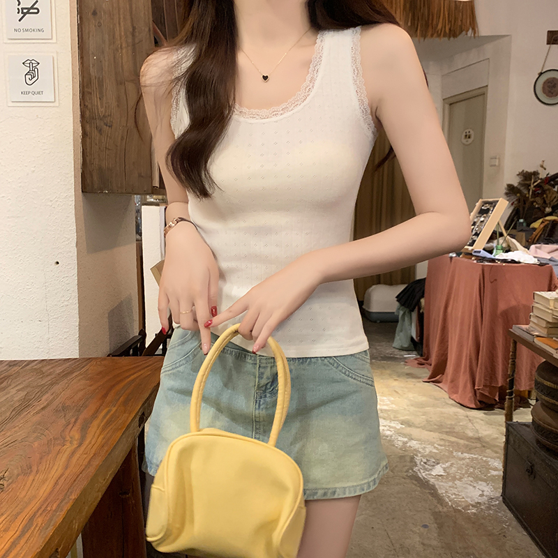 Real shot of plum blossom sleeveless vest for women, summer trendy short slim fit round neck lace floral top
