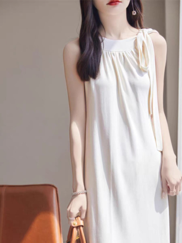 Good quality from Guangzhou~Official photo Comes with French gentleness, cool and cool halterneck sleeveless mid-length dress