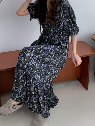 Korean version of the new spring and summer purple flower dress for women V-neck French slimming ruffled floral dress