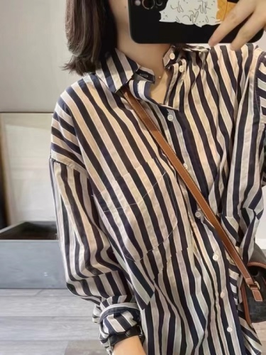 Korean irregular vertical striped loose long-sleeved shirt for women in early spring and autumn, loose and versatile commuting lapel sunscreen shirt