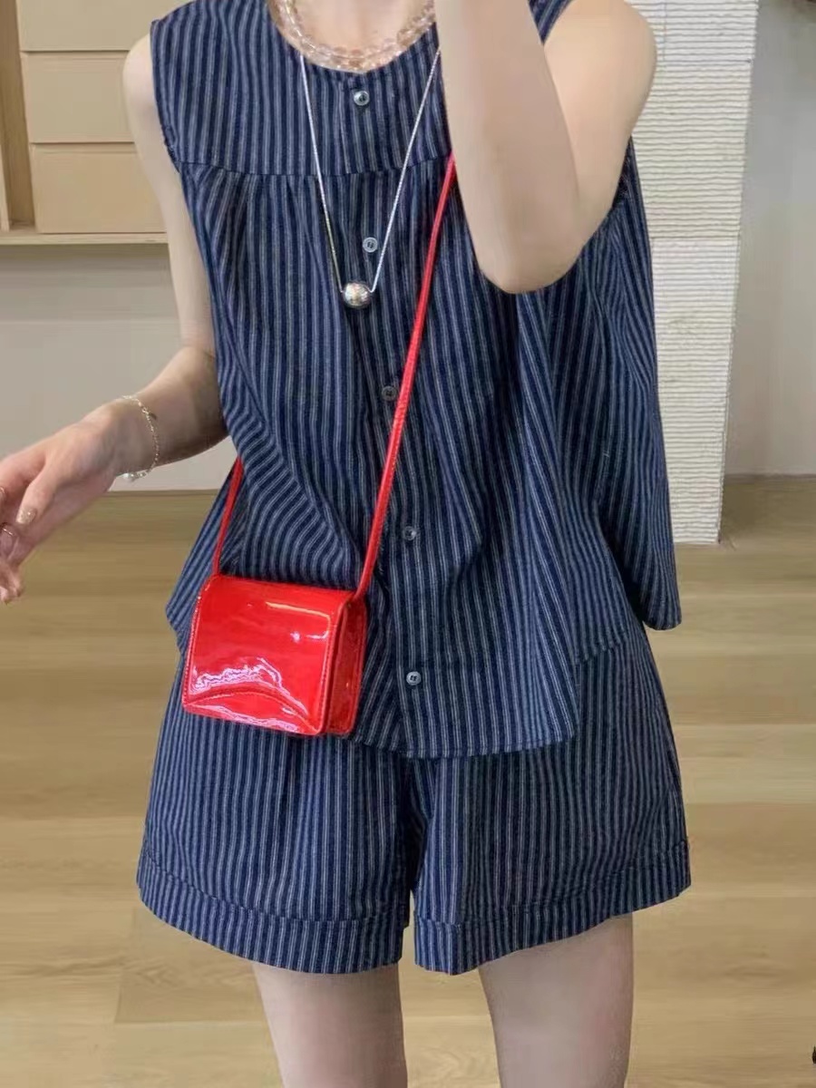 24Fashionable design round neck single-breasted striped vest shirt casual wide-leg shorts two-piece set