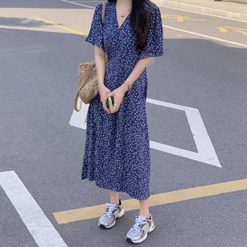 Tea break French style high-end blue floral V-neck dress plus size slightly chubby mm waist-slimming age-reducing long skirt