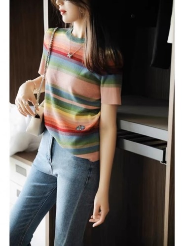 轻奢高端冰丝短袖t恤衫女2024夏季新款彩虹条纹针织薄款圆领上衣