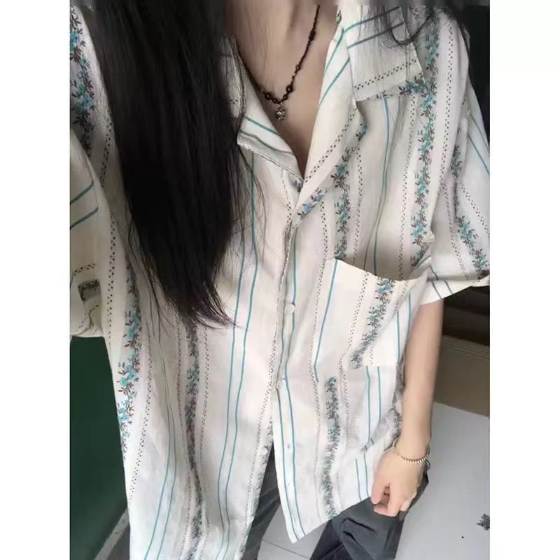 Official picture niche new retro short-sleeved shirt summer thin design loose casual American shirt top wear outside