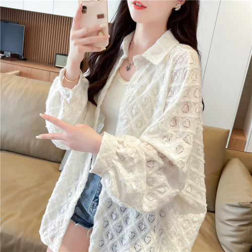 Actual shot of Internet celebrity ins trendy and super popular sun protection clothing for women in summer, loose and casual design, niche and versatile tops