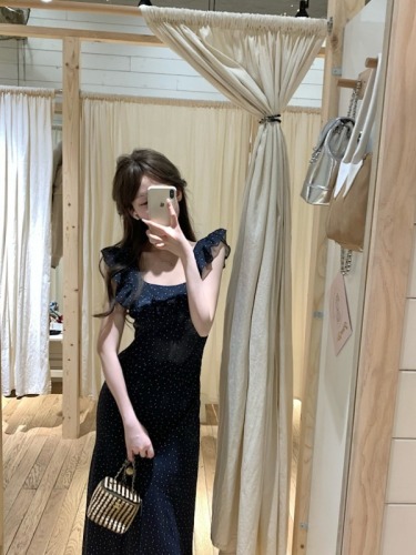 Actual shot of 2024 early spring new ruffled short-sleeved dress, feminine backless polka-dot mid-length skirt