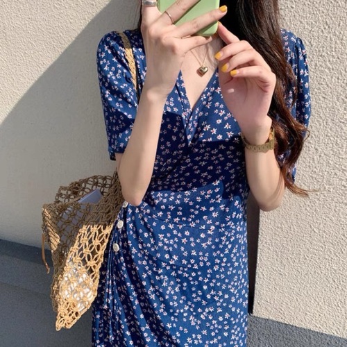 Tea break French style high-end blue floral V-neck dress plus size slightly chubby mm waist-slimming age-reducing long skirt