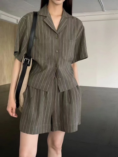 South Korea's Dongdaemun 2024 Spring and Summer New Striped Elastic Waist Loose Casual Shorts + Striped Shirt Jacket for Women