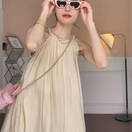 Official photo 2024 French new style niche off-shoulder halterneck sleeveless pure lust chiffon skirt high-end