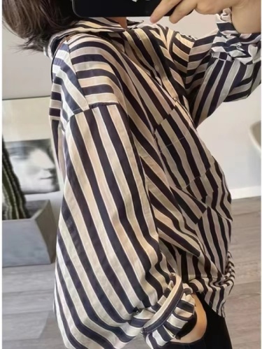 Korean irregular vertical striped loose long-sleeved shirt for women in early spring and autumn, loose and versatile commuting lapel sunscreen shirt