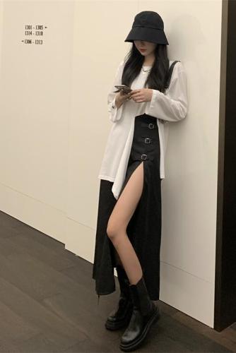 Real shot ~ Irregular cut raw edge waist-revealing long-sleeved T+ dark girl slit to show leg length buckle long skirt