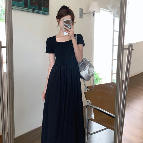 Real shot of large-size Hepburn-style square-neck dress, summer high-end temperament skirt, fat mm slimming black long skirt