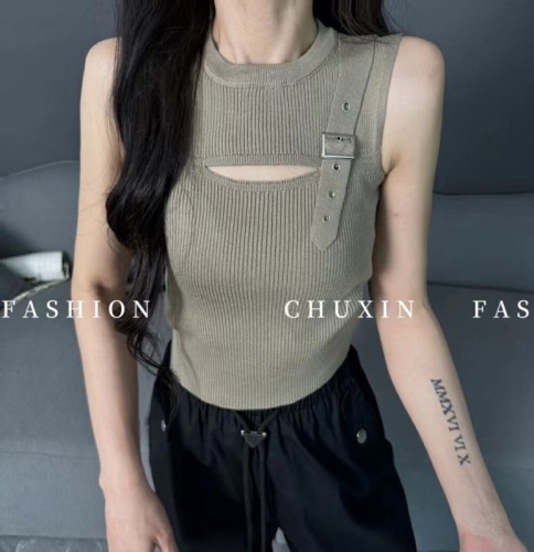 设计感镂空无袖针织背心女2024夏季新款修身显瘦皮带设计上衣潮